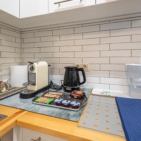 Alimos Marina Beach Apartment Athena Bagian luar foto